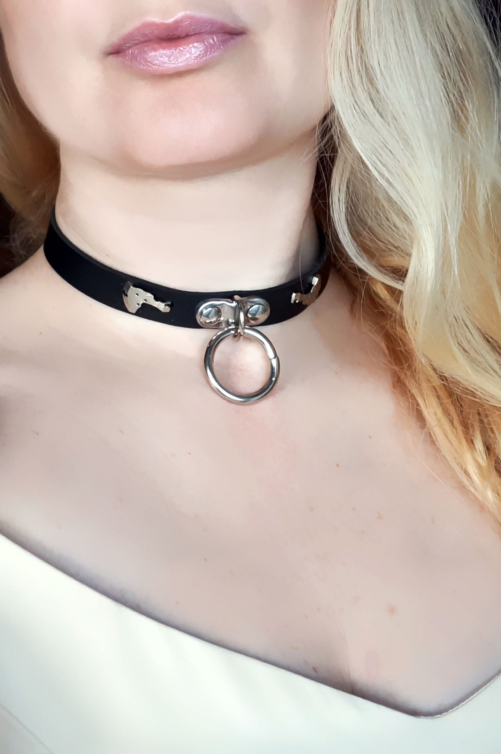 Steampunk bdsm submissive slave leather collar.