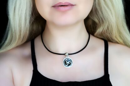 BDSM symbol triskele trikselion collar necklace submissive dominant