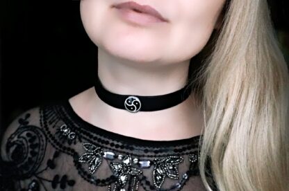 Triskele BDSM symbole submissive collar choker