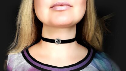 BDSM symbol submissive collar leather choker triskele