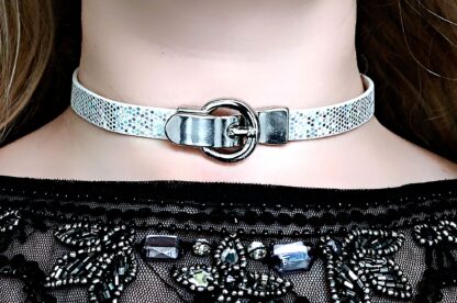 Submissive collar choker necklace lock
