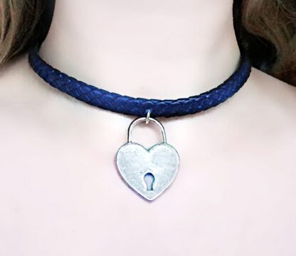 Submissive BDSM collar heart necklace lock choker