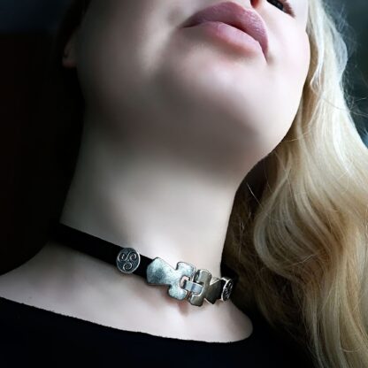 BDSM jewelry submissive triskele collar choker