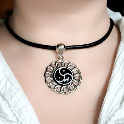Steampunk BDSM jewelry submissive day collar triskele necklace
