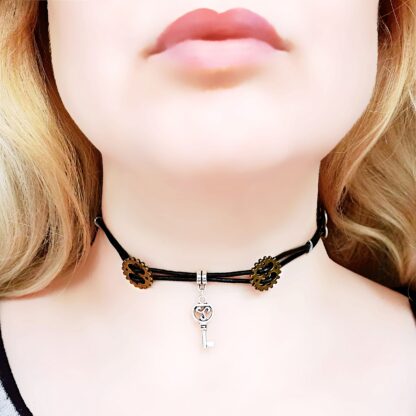 Steampunk BDSM symbol triskele submissive day collar key necklace