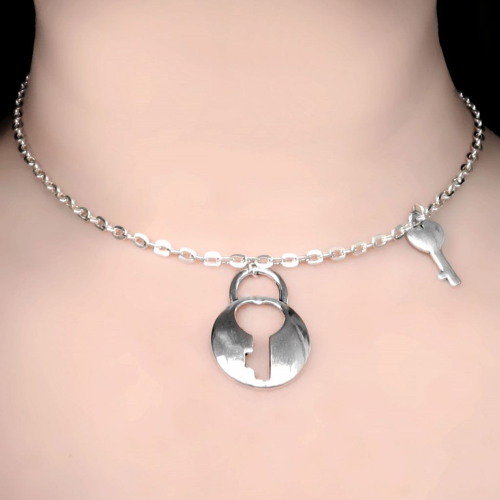 Bdsm lock necklace