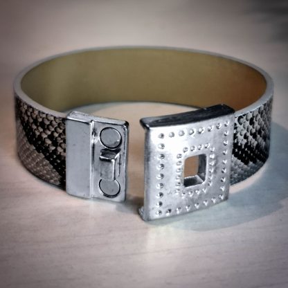 Steampunk BDSM jewelry vegan leather bracelet magnetic lock cuff
