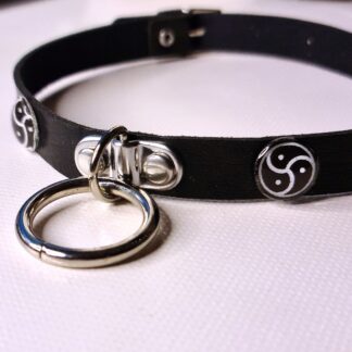 sub collar with triskele leather choker