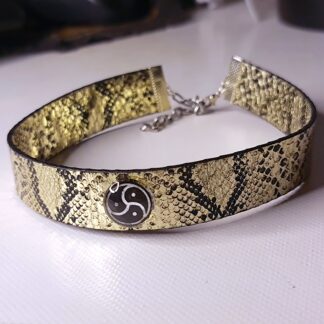 day collar triskele necklace vegan choker
